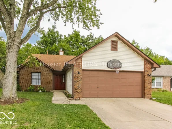 14610 Village Park East Dr, Carmel, IN 46033