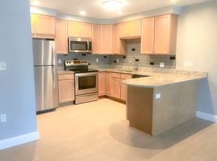 50 Pointe Pl #D, Dover, NH 03820