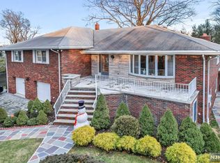 1036 Briar Way, Fort Lee, NJ 07024