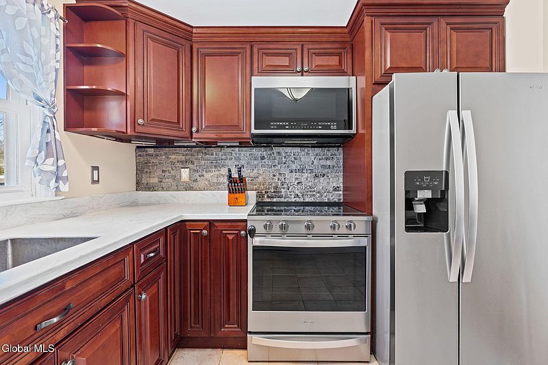 4th image of 28 Rooney Avenue