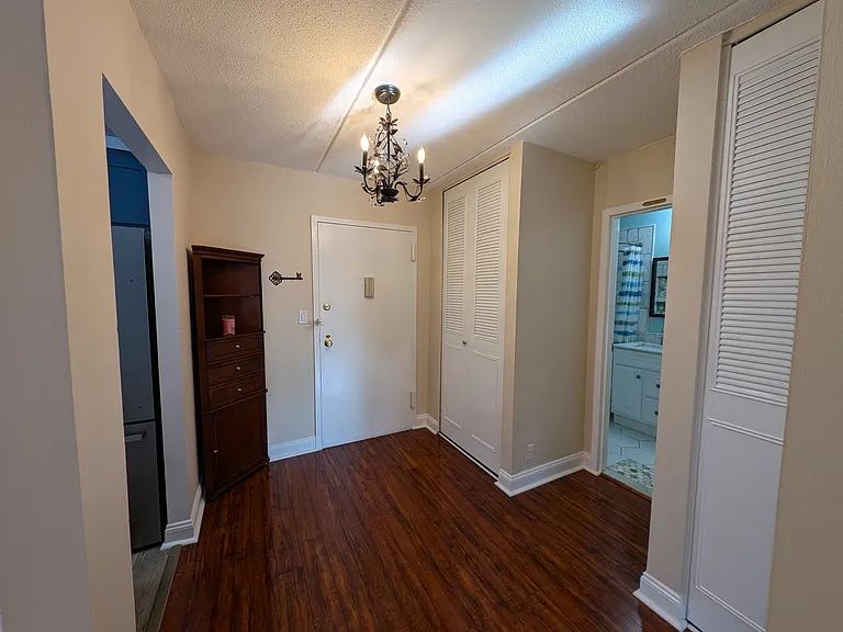 470 Halstead Ave #2S — Photo 11