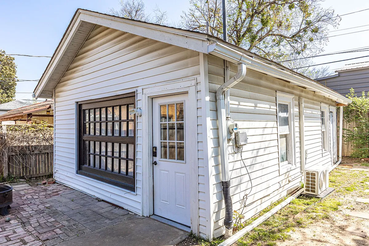 Building Photo - 1229 1/2 S Owasso Ave