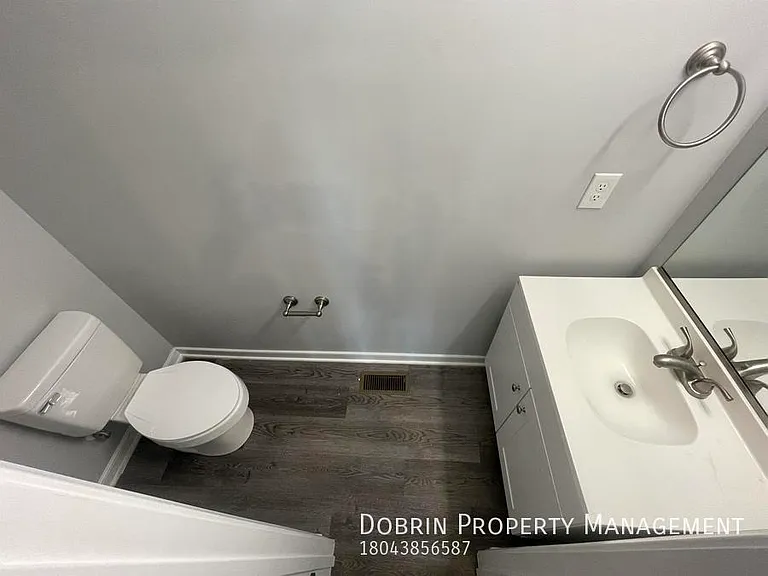 2080 Moore St — Photo 6