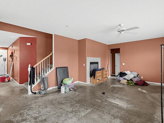 4th image of 320 Rose Ave