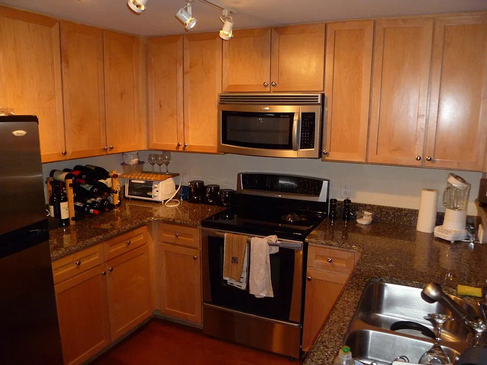 1315 East Blvd #513