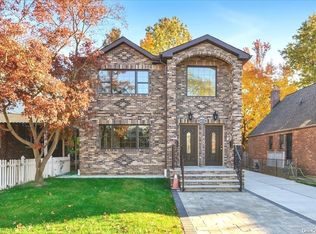 24576 61st Ave, Little Neck, NY