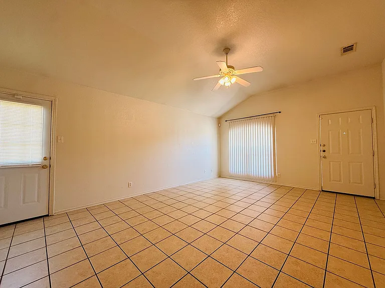 311 Jeff Gordon Dr #A — Photo 2