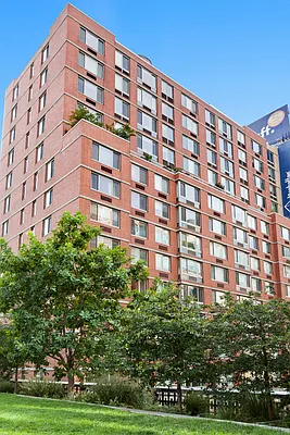 Rented by Compass | media 19