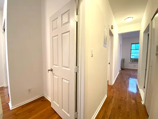 Rented by Bizzarro Agency | media 4