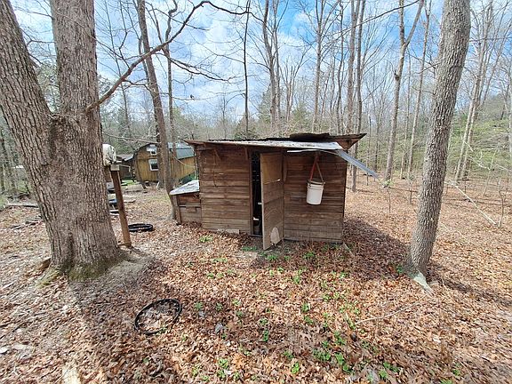 5th image of 1622 Hill Chapel Rd