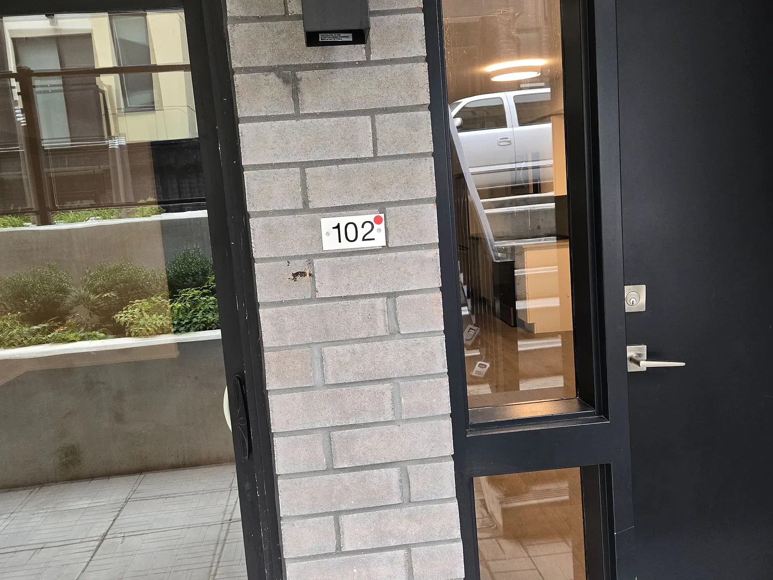 2 bed, $3,000 — Photo 2
