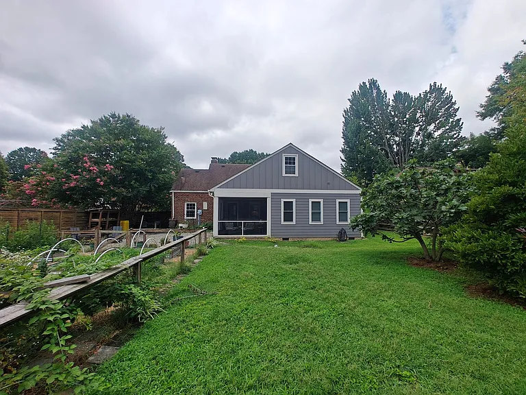 2108 Davenport Ave — Photo 28