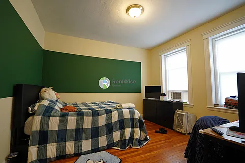 225 Kelton St #4U Photo 1