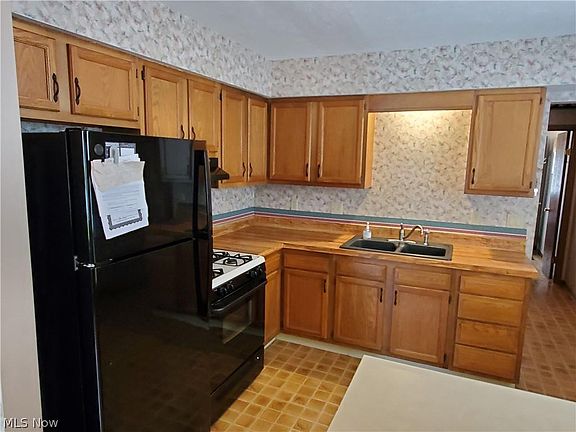 2nd image of 7520 Pinehurst Dr