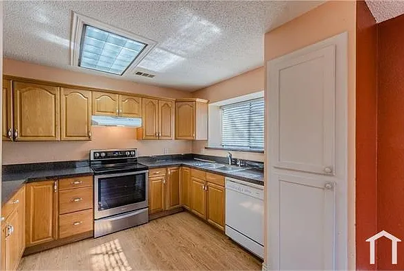 6218 Valley Forge Ct — Photo 1