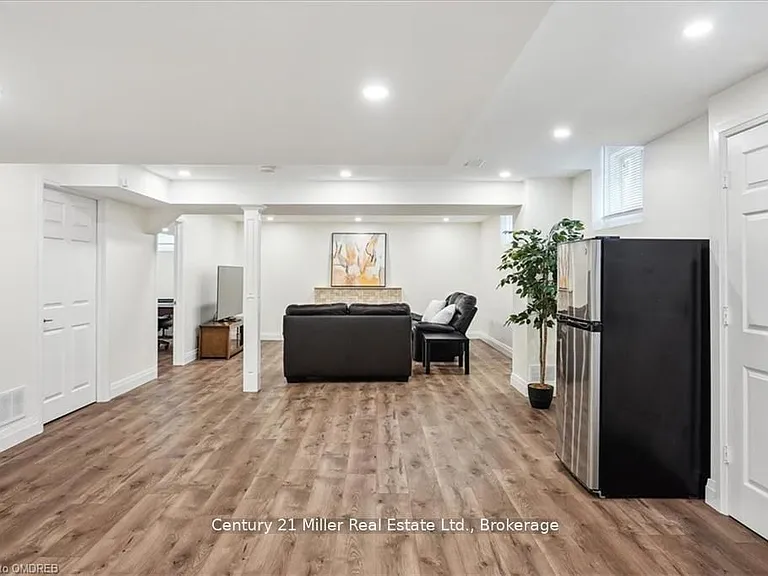 3083 Streamwood Pass — Photo 27