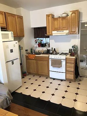 Rented by Irene Mihalios, LREB | media 1