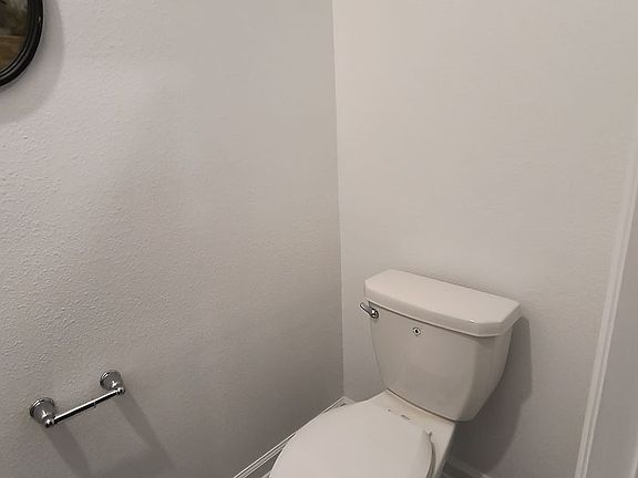 4th image of 665 Trotters Dr