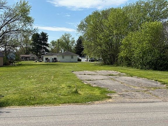 2nd image of 146 Lee Ave