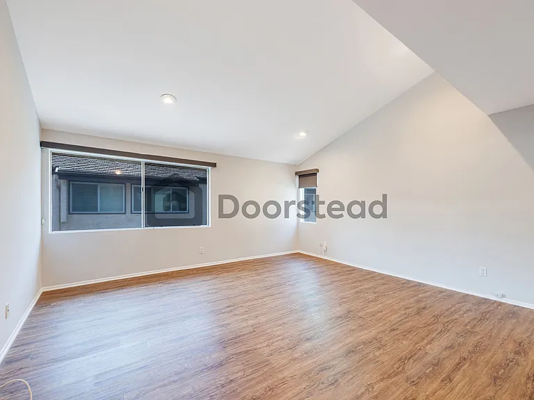 288 S Marengo Ave — Photo 14