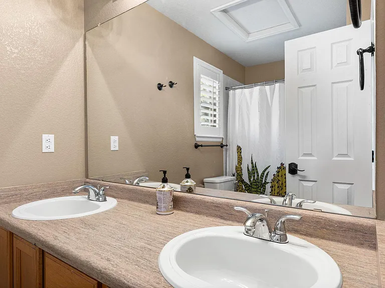 2771 Calkins Pl — Photo 43