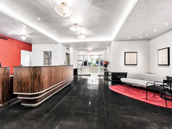 307 East 44th Street image 9 of 27