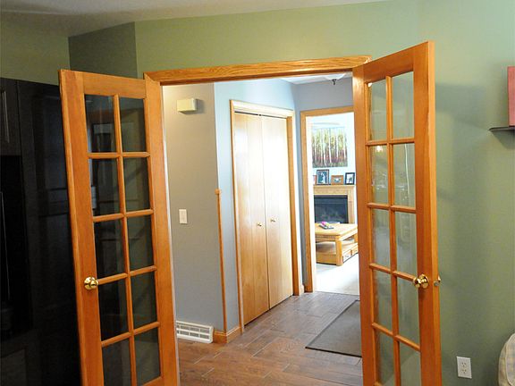 French doors btwn den/entry