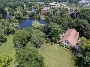 3280 Pleasant Run, Northbrook, IL 60062