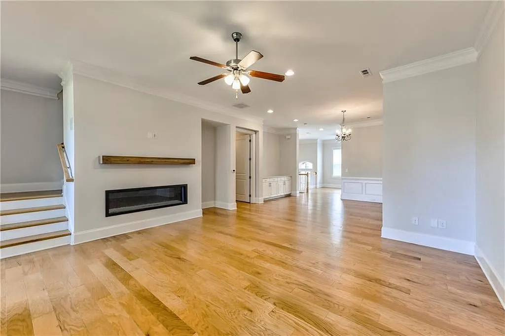 3 bed, 3.5 bath, 3135 sqft, $4,500 — Photo 2