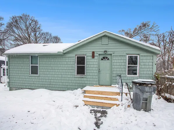 389 Parker Ave, Benton Harbor, MI 49022