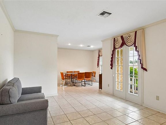 4th image of 4108 Indiana Ave