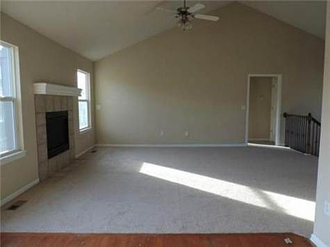 4th image of 18419 E 19th Ter S