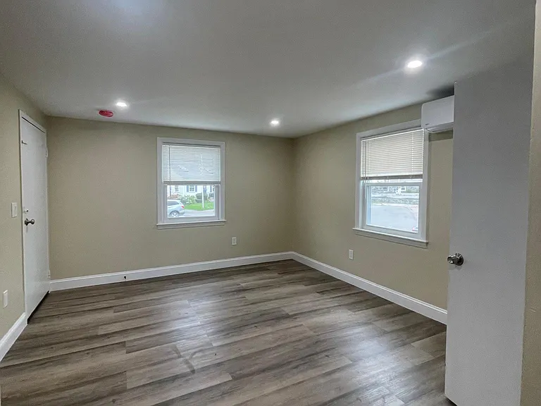 18 Swan Rd #3 — Photo 4
