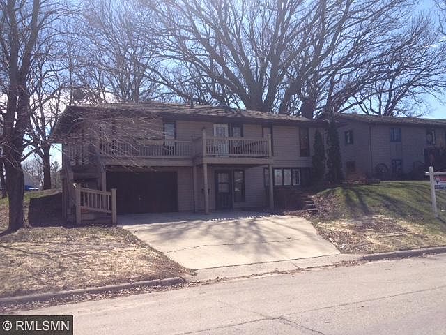 1st image of 704 10th Ave NE