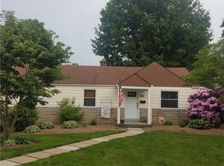 124 Pickwick Dr, Bethel Park, PA 15102