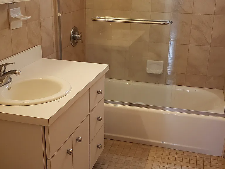 1412 Ocean Ave #4C — Photo 15