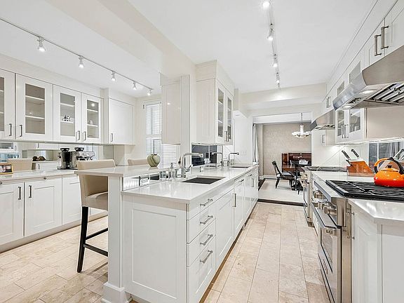 5th image of 3 E 69th St #7/8A
