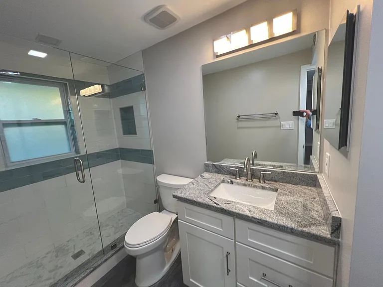 1147 Victoria Dr #B3 — Photo 17