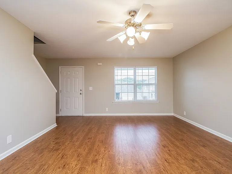 8856 Cressent Glen Ct — Photo 4