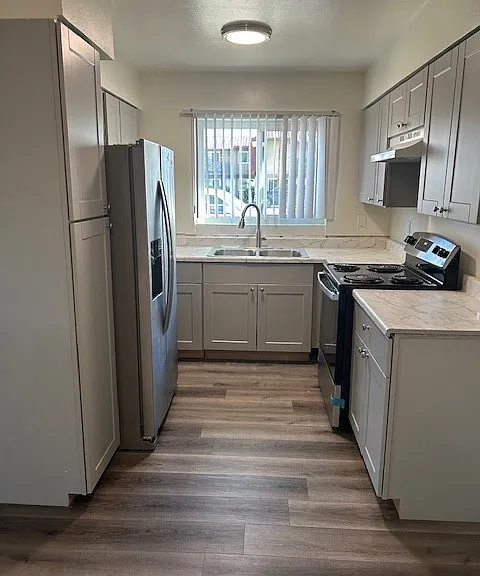 51099 Eisenhower Dr #7 — Photo 9