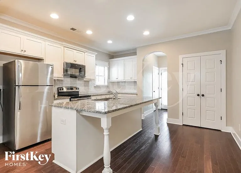 4881 Mountain Gap Dr — Photo 6
