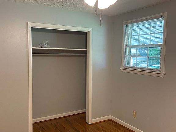 3rd image of 1129 Glaze Ct