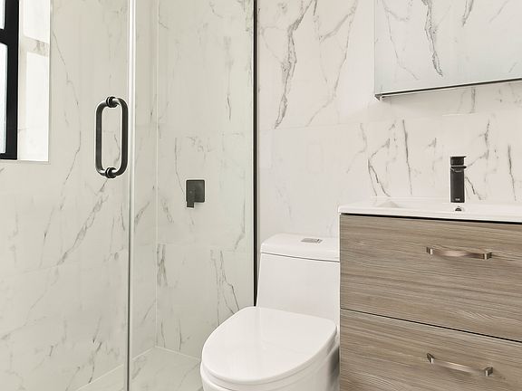 5th image of 75 Thompson St APT 14