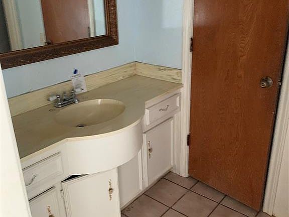 5th image of 938 Lake North Dr
