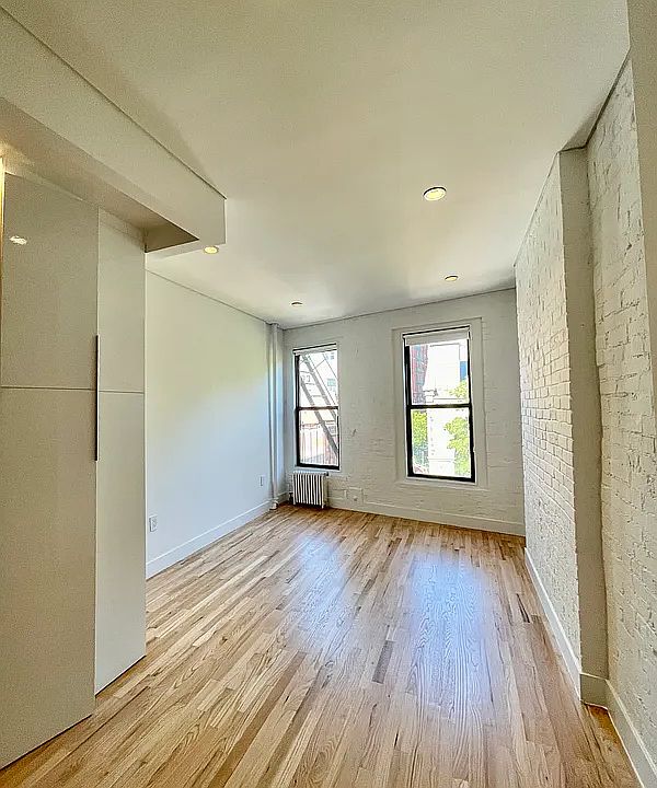1st image of 250 Mulberry St APT 12