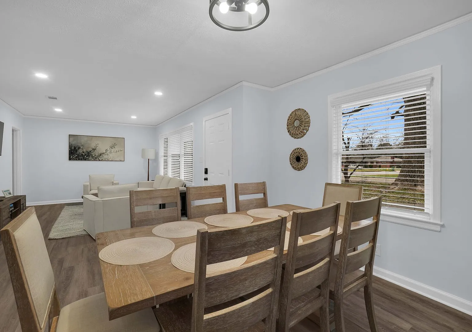 Newly Renovated Home with Game Room & BBQ — Photo 2
