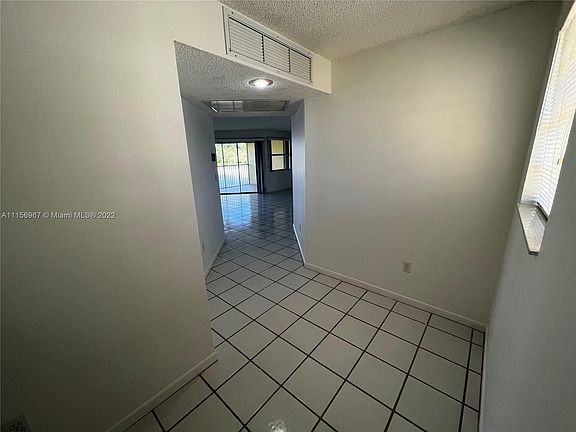 4th image of 2520 SE 19th Pl #2520