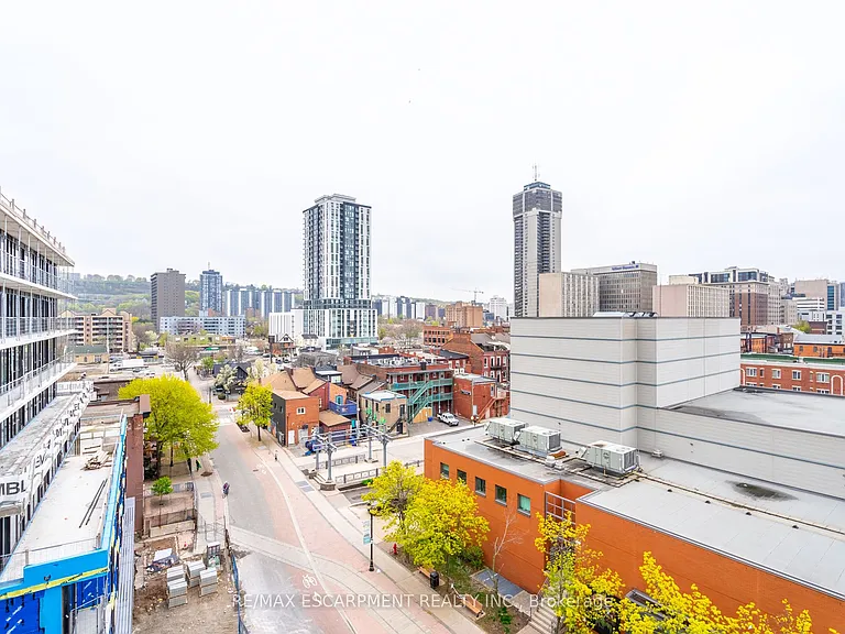 212 King William St #816 — Photo 17