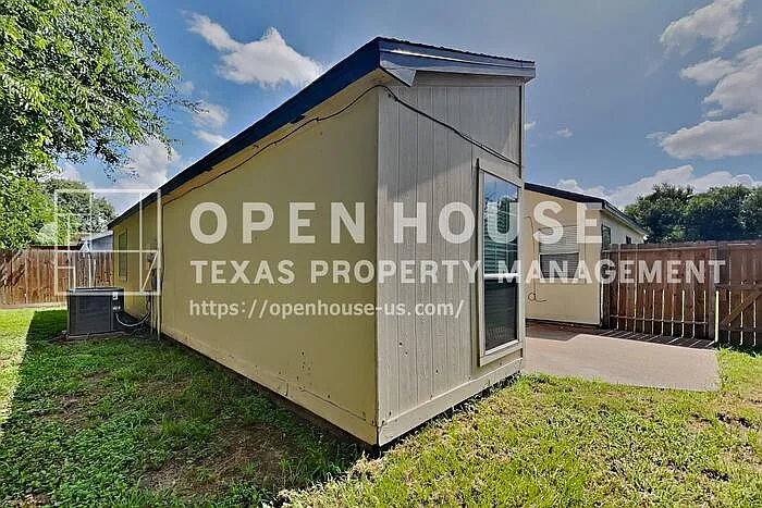 6823 Heather Hollow Dr — Photo 18