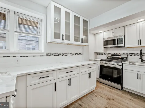 4045 Glendale St, Philadelphia, PA 19124